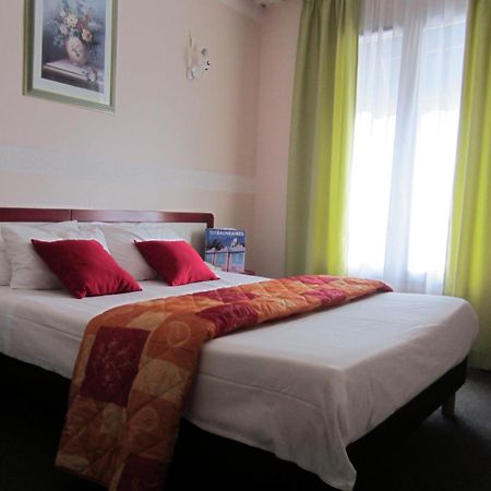 Hotel Sables D'O Et Son Restaurant Le 16 Bis เลส์ซาบล์-โดล็อนน์ ภายนอก รูปภาพ