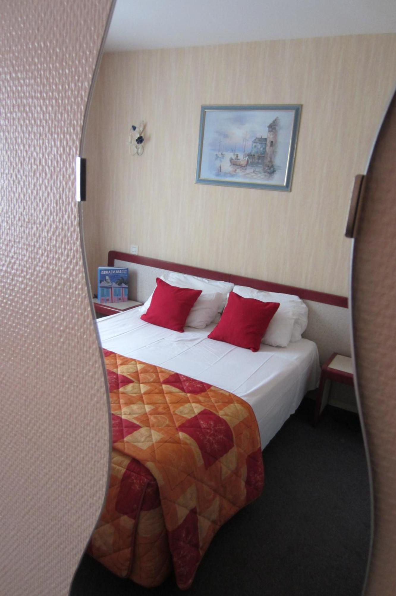 Hotel Sables D'O Et Son Restaurant Le 16 Bis เลส์ซาบล์-โดล็อนน์ ภายนอก รูปภาพ