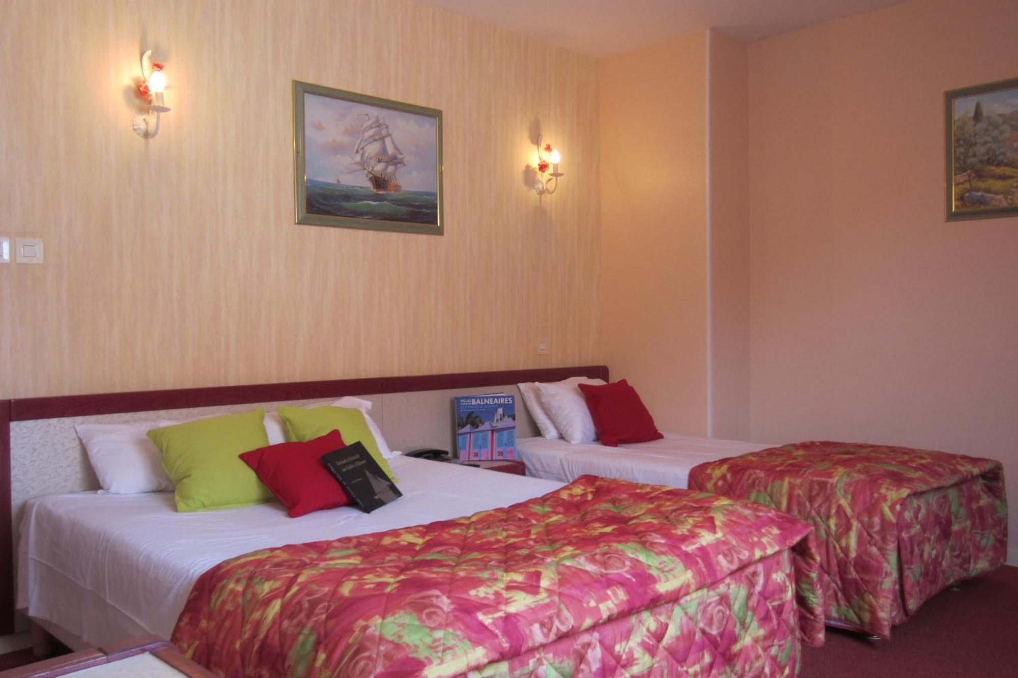 Hotel Sables D'O Et Son Restaurant Le 16 Bis เลส์ซาบล์-โดล็อนน์ ภายนอก รูปภาพ